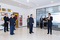 龚正市长走访服务腾博专业服务诚信本国际等重点企业，真心实意为企解忧、助企增利、促企开展